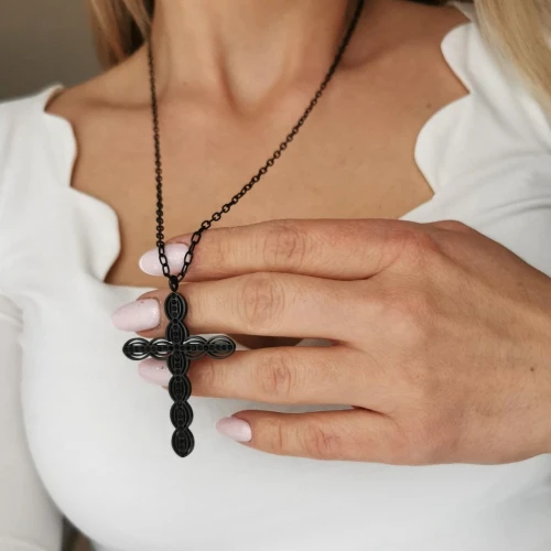 Naszyjnik ze STALI CHIRURGICZNEJ krzyżyk czarny łańcuch Blueberry