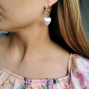 Kolczyki STAL CHIRURGICZNA Perłowe serduszka łańcuszek kolor złoty  