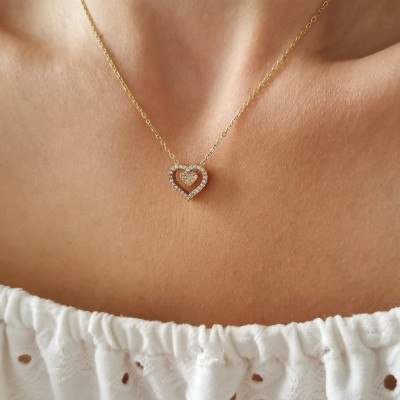 Naszyjnik ze STALI CHIRURGICZNEJ serduszka kryształki kolor złoty 
