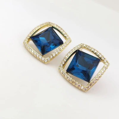 Kolczyki ze STALI CHIRURGICZNEJ eleganckie niebieskie kryształy kolor złoty  