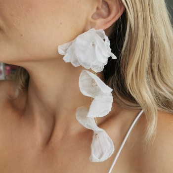 Kolczyki jedwabne wiszące KWIATY białe  z kryształami 