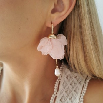 Kolczyki jedwabne KWIATY różówe z perłami   