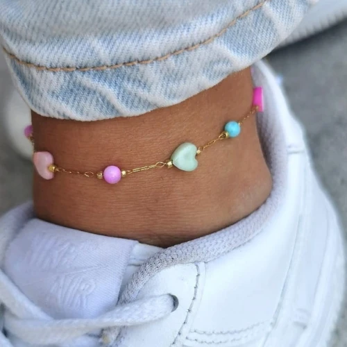 Złota bransoletka na nogę  ze STALI CHIRURGICZNEJ kolorowe serduszka