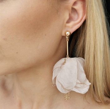 Kolczyki jedwabne KWIATY beżowe z łańcuszkami   