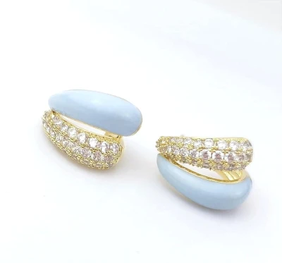 Kolczyki ze STALI CHIRURGICZNEJ kryształy niebieska emalia kolor złoty 