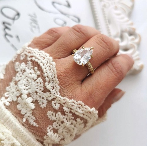 Pierścionek łezka kryształowa ze STALI SZLACHETNEJ złoty