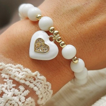 Bransolerka z białych kamieni z zawieszką serce 
