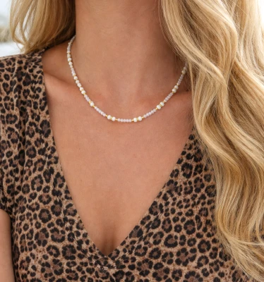 Naszyjnik choker białe koraliki kuleczki złote STAL POZŁACANA 