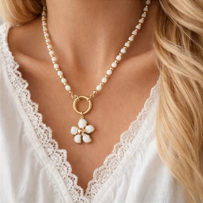 Naszyjnik kamienie bialy koral kwiat POZŁACANA STAL