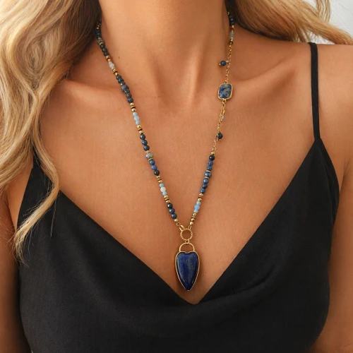 Naszyjnik z kamieniami lapis lasuli