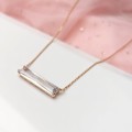 Naszyjnik celebrytka  Podłużna zawieszka kryształ Pozłacana 18k rose gold