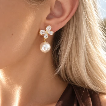 Kolczyki złote wiszące perły z kryształami Pearl Flutter POZŁACANA STAL
