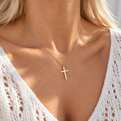 Złoty naszyjnik krzyżyk klasyczny STAL POZŁACANA
