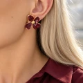Złote kolczyki Burgundy Blossom kwiaty bordowe