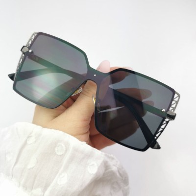 Okulary przeciwsłoneczne KWADRATOWE DUŻE OZDOBNE CZARNE OPRAWKI 