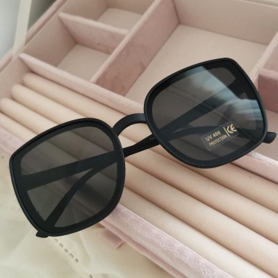 Okulary przeciwsłoneczne Klasyczne czarne oprawki  