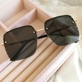 Okulary przeciwsłoneczne damskie czarne ozdobne oprawki