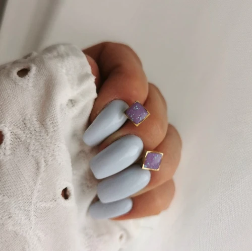 Kolczyki ze STALI CHIRURGICZNEJ kwadraciki kryształki fioletowe Blueberry